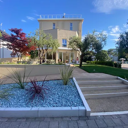 Hotel Dependance Nazionale 4*